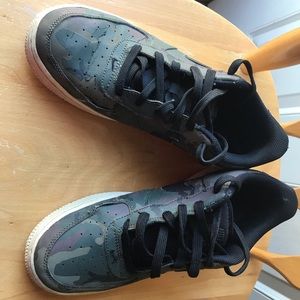 Nike Air Force 1 Low-Camo Size 7 Boys